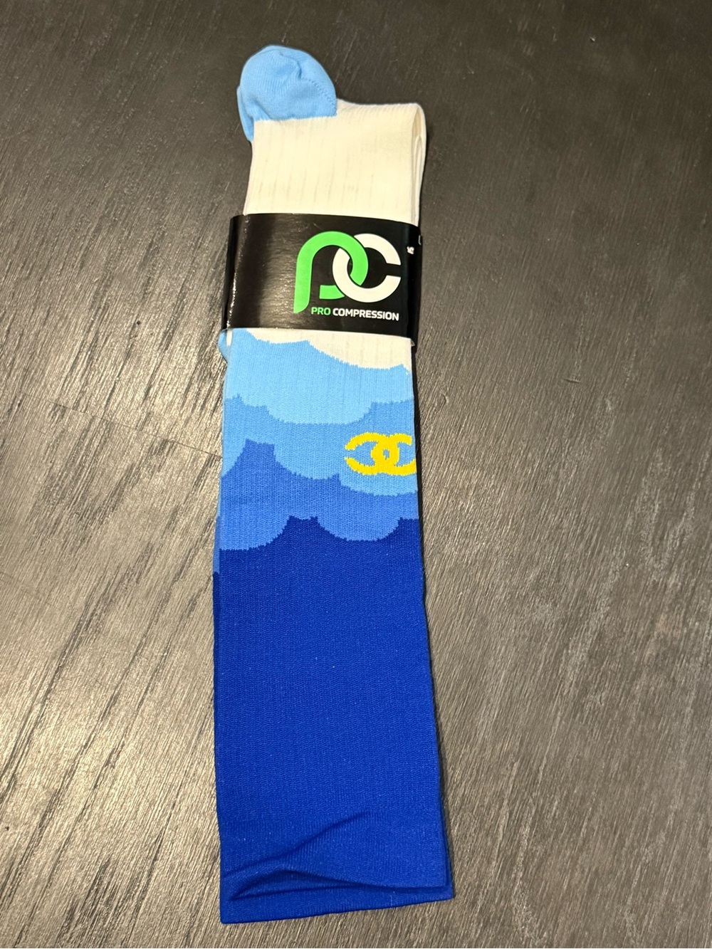 New PRO Compression Socks Blue Gradient Clouds Motif Athletic Large/XL